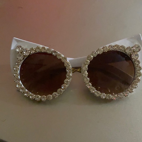 Accessories - Sunglasses 🕶